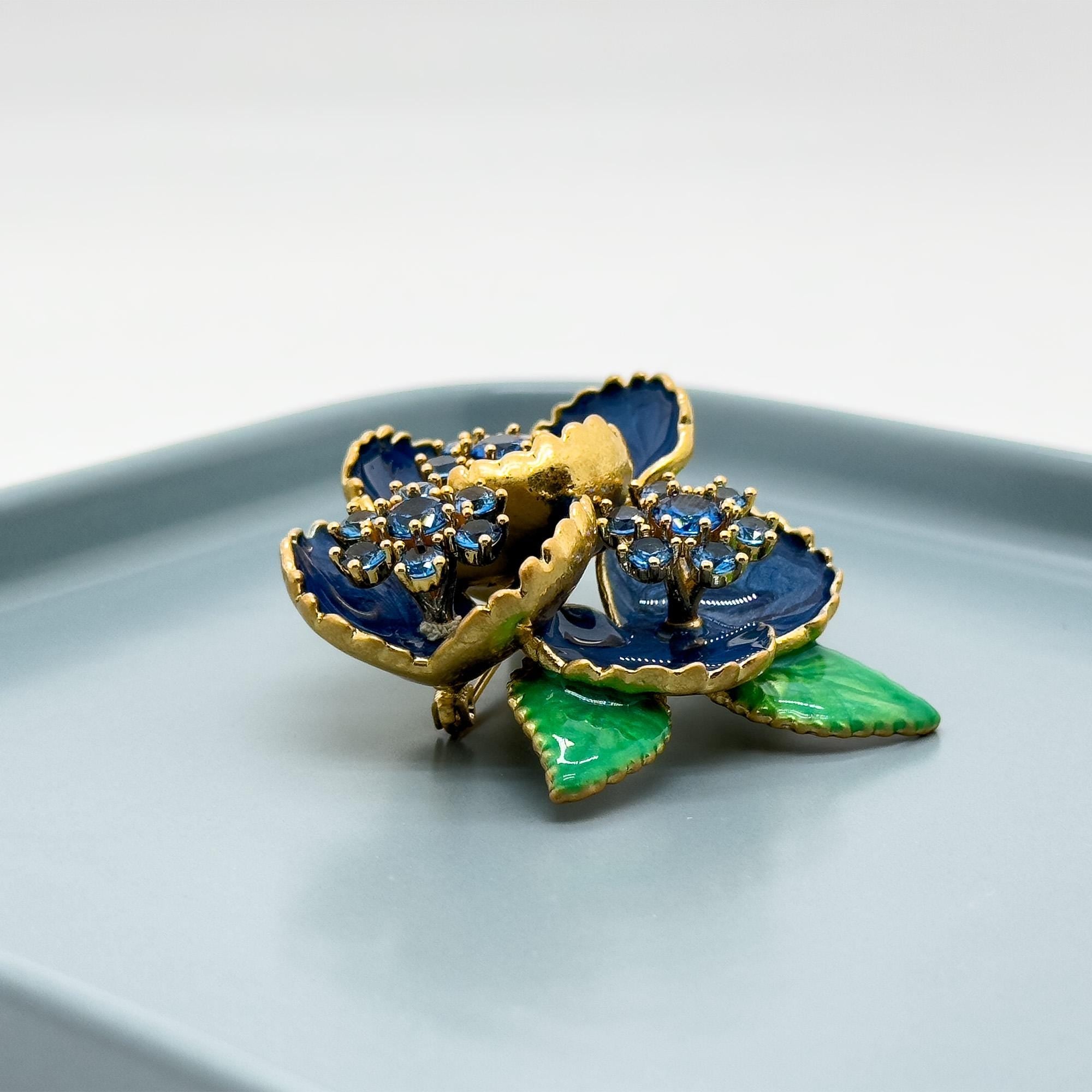 GIFTEEO Art Deco "Chic Artiste II" | Art Deco Geometric Symmetry Gilded Brooch - Handcrafted Luxury Jewelry